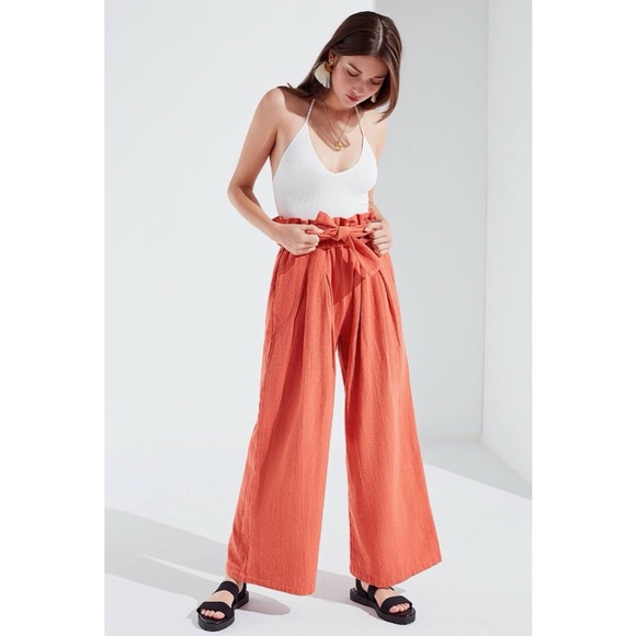 Urban Outfitters Pants - Urban Outfitters // Bennie Paperbag Wide Leg🌛